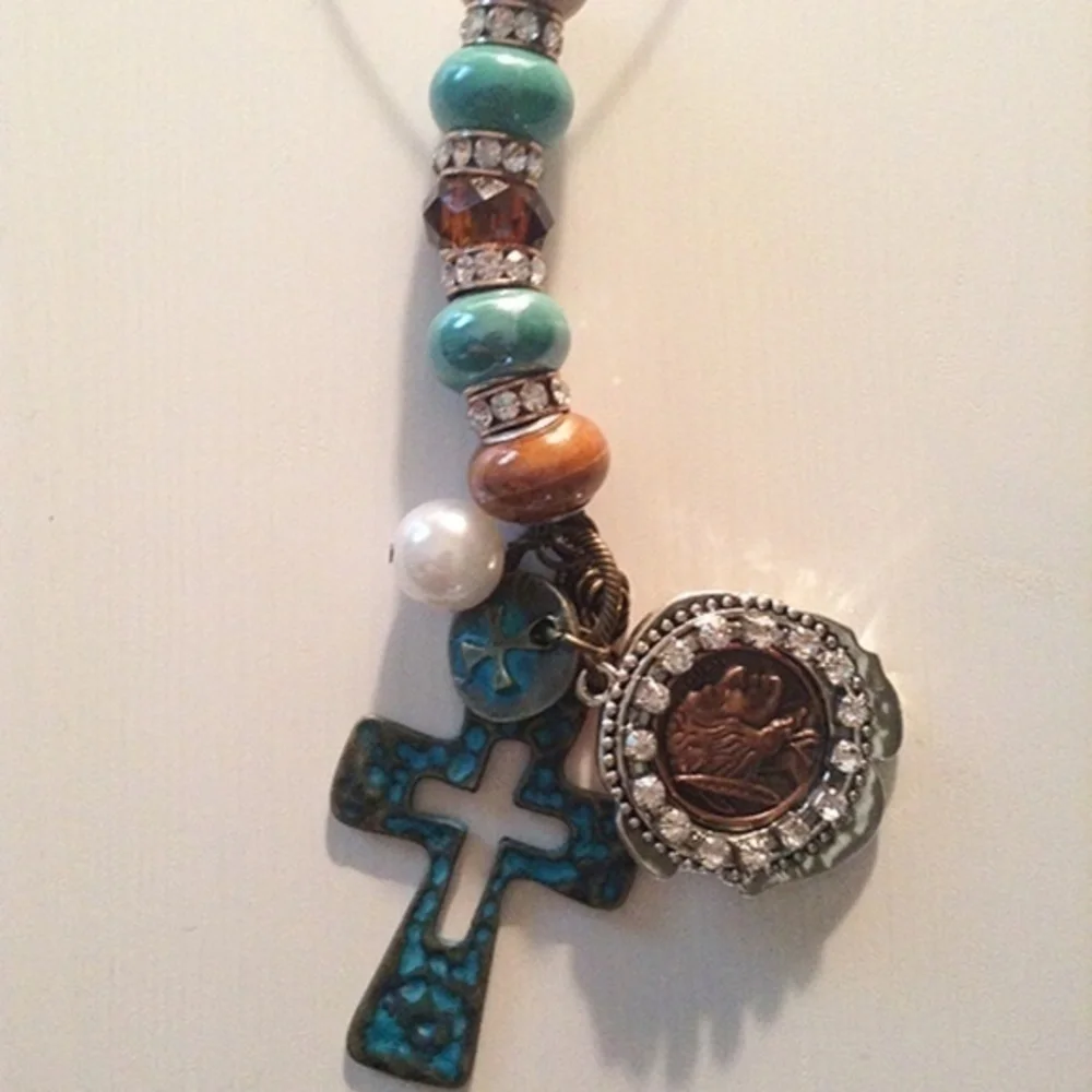 ✨ Bling Indian Penny & Cross Rear View Mirror Hanger ✨ - Picture 2 of 3